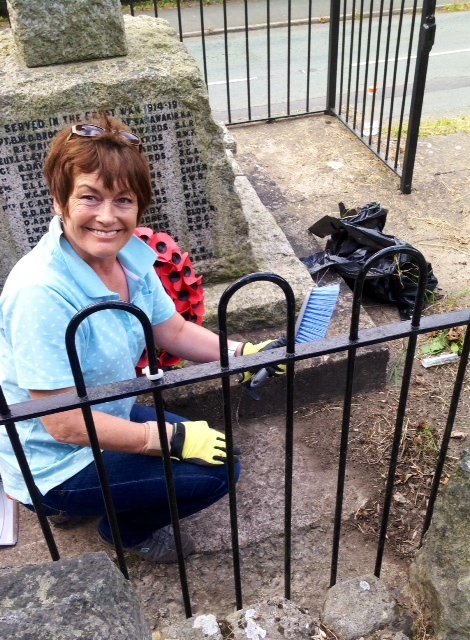 Keep Wales Tidy volunteer Mary Carson
